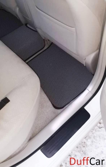 Автомобильные коврики Toyota Prius II (NHW20) Правый руль (2003 - 2011)