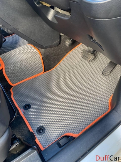 Автомобильные коврики Toyota Sienta правый руль (2015 - 2018)